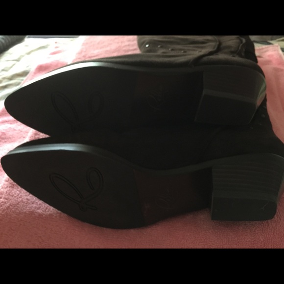 Boots - Picture 3 of 3